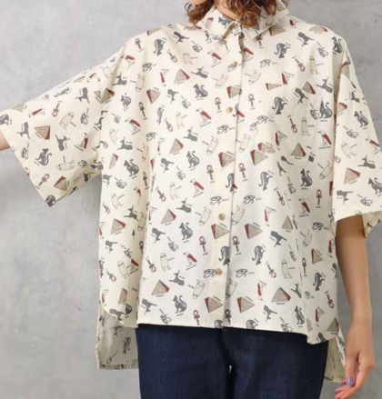🦀目を引くユニークなTシャツでお出かけ🦀