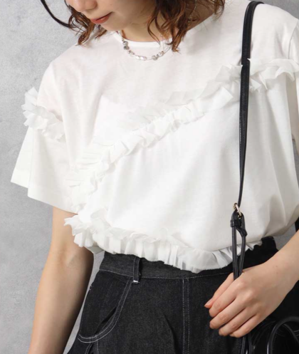 🌸フリルが爽やか可愛らしいTシャツ🌸