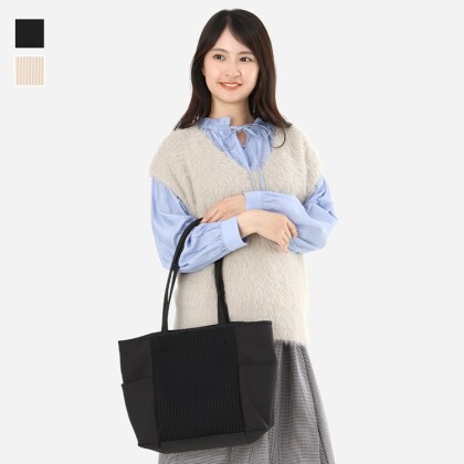 New item🌟軽量エンボストート／ショルダー
