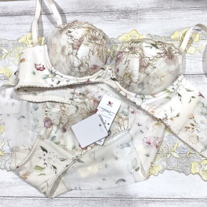 脇すっきり「着やせ」シルエット🌟