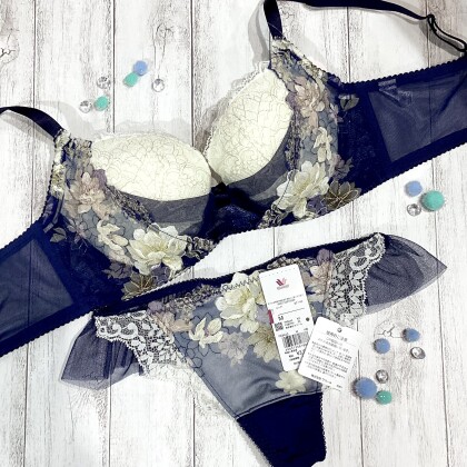 大人気💖脇高リボンブラ新色入荷