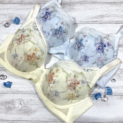 夏もコンパクトメイク🌟小さく見せるブラ