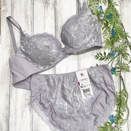 お待たせしました💓ハグするブラ新色入荷