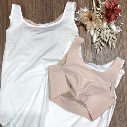 ホワイトカラーのカップ付きインナー🌟