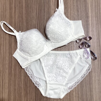 ワイヤーブラでも軽いつけごこち♡