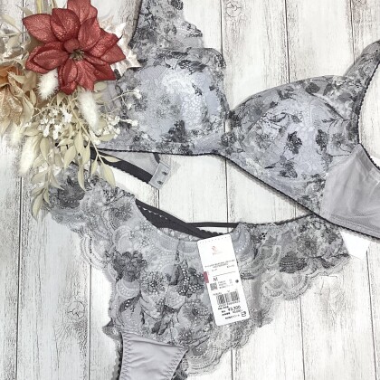 ノンワイヤー人気No,1『重力ケアブラ』新色入荷💓