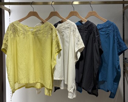 ＊肩刺繍スリットネックBL＊