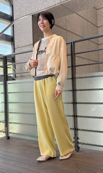 フェイクレザーブルゾン×透かし編みロゴニット×イージーパンツ