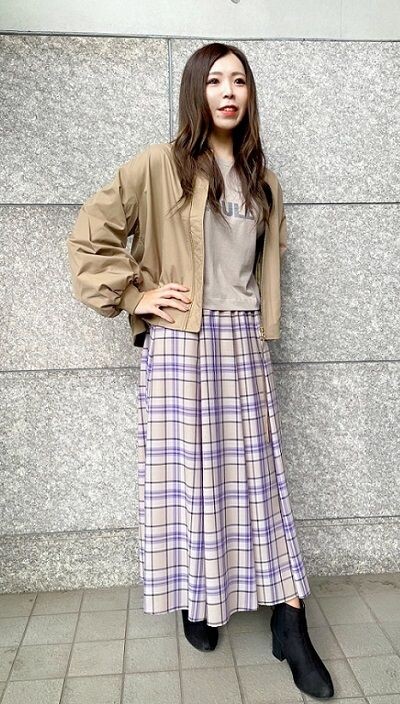 MAー1風ブルゾン×チェックスカート