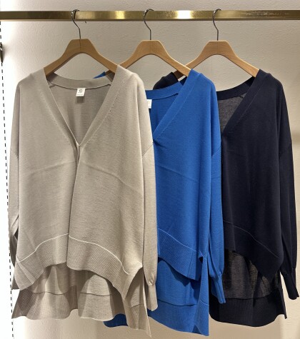 ♪　6GVネック金釦カーディガン　♪