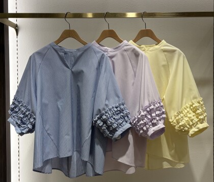 ＊袖口フリルスリットネックBL＊