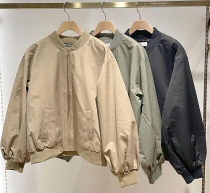 MAー1風ブルゾン×チェックスカート