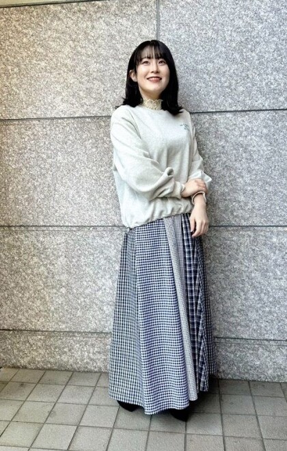 ギンガムチェックスカート×ラメ裏毛プルオーバー