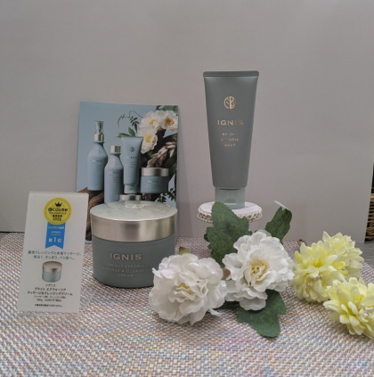 伝統植物のエキスを　贅沢に配合したクレンジングとソープで、春も健やかに♡