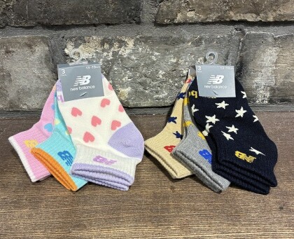 キッズ靴下入荷しております！