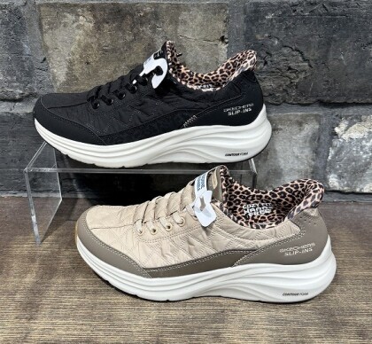 SKECHERSシリーズのご紹介☆