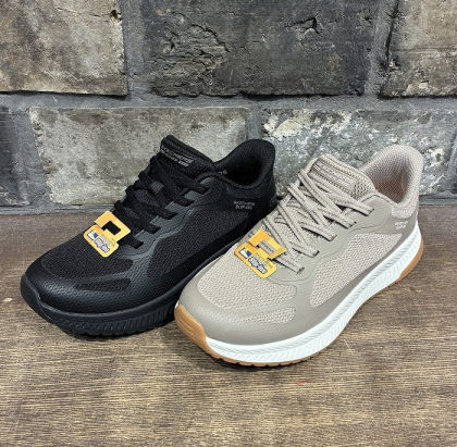 スケッチャーズから幅広シューズのご案内♪