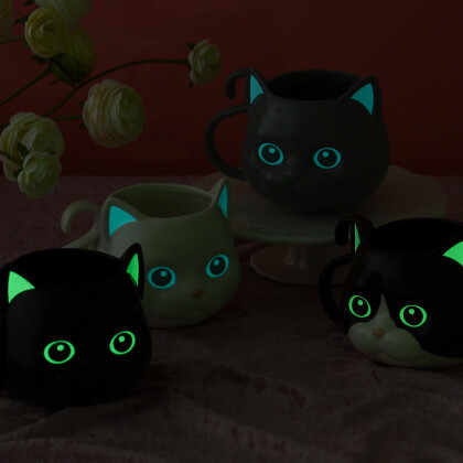 【ハロウィン期間限定アイテム👻🖤】目と耳が光る猫マグカップ🐈‍⬛🐈