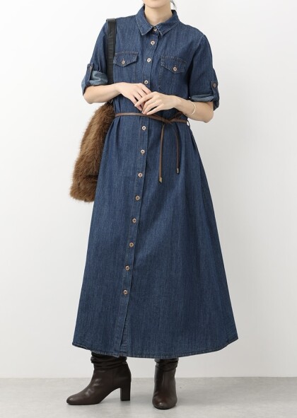 大人カジュアルに着こなせるデニムワンピース