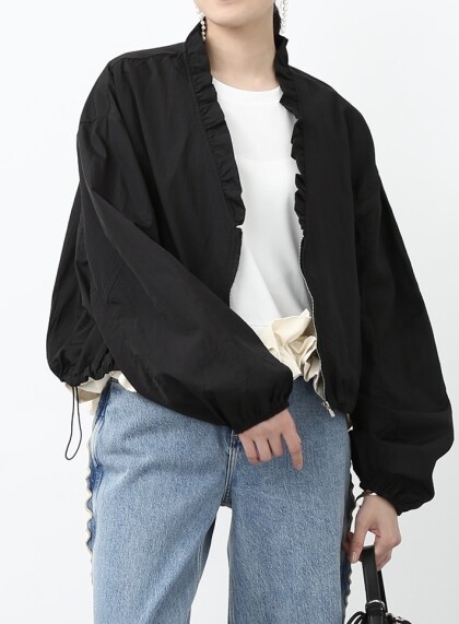 軽やかに羽織れる、大人フェミニンなブルゾン