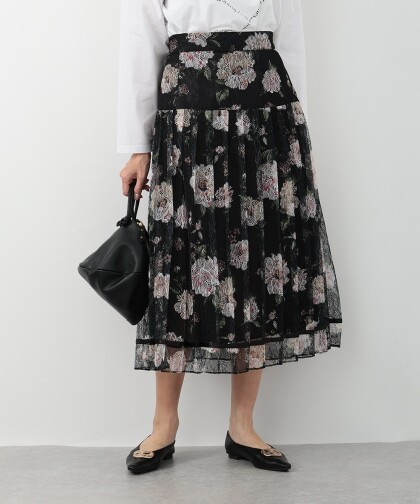 繊細なレースが魅せる、フラワープリーツスカート 🌸