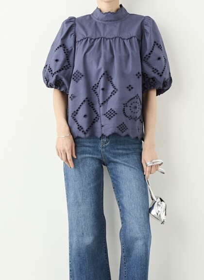 ガーリーなブラウスが入荷しました🌷