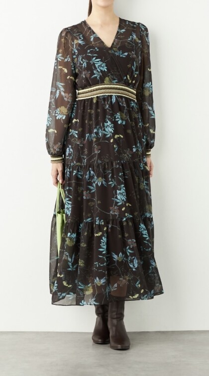 エレガントなフラワー柄のワンピース💐