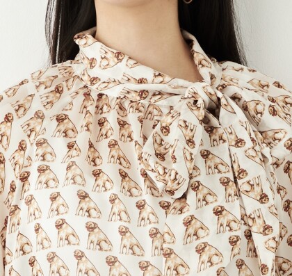 遊び心たっぷり！アニマルプリントブラウス🐶