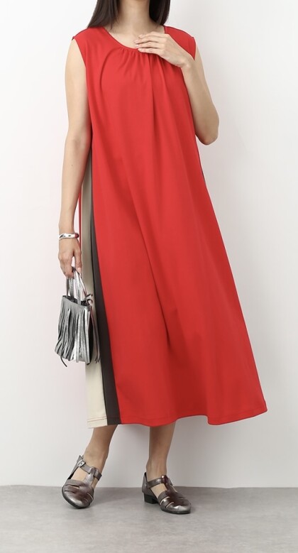目を惹く、配色デザインワンピース👗