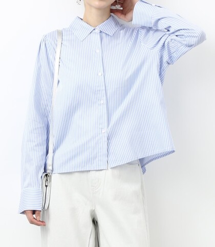 後ろ姿に注目✨️ストライプブラウス