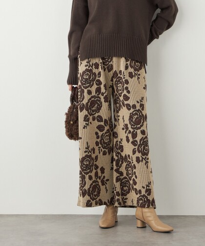 大人ムード漂うフラワーパンツ🌹