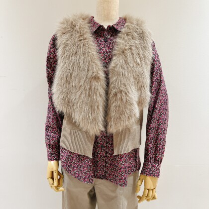 ファー付きベスト❗️