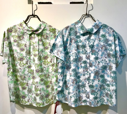 夏のブラウス揃ってます！