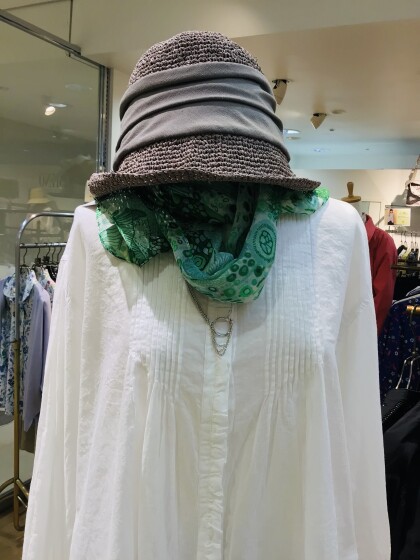 涼しげなインド綿のブラウスが入荷してます