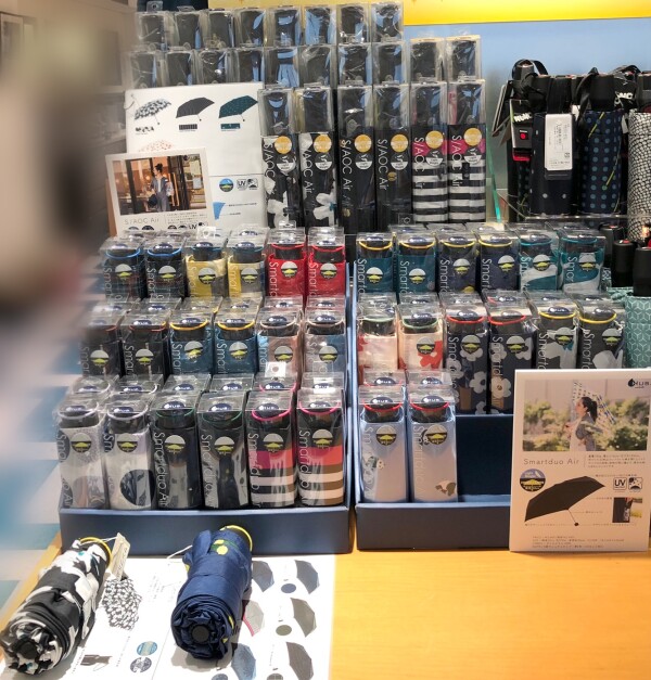 素敵な傘が店頭に集結！