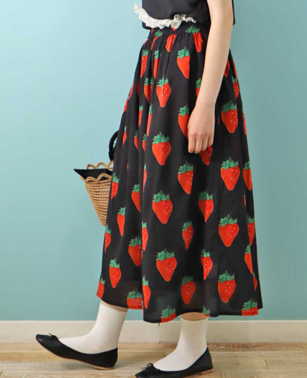 🍓大きないちごが可愛いスカート🍓