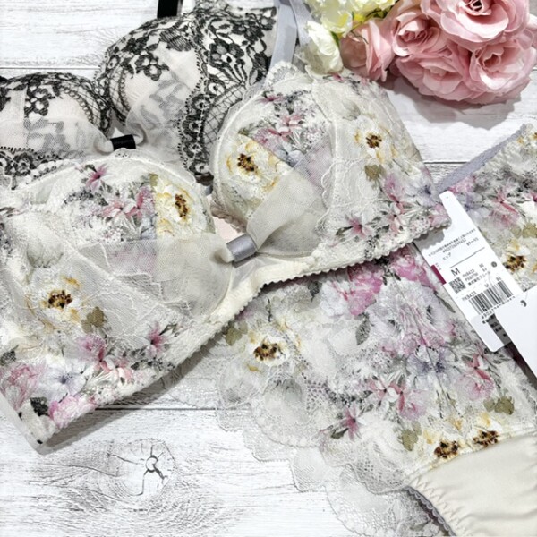大人気💖脇高リボンブラ新色入荷
