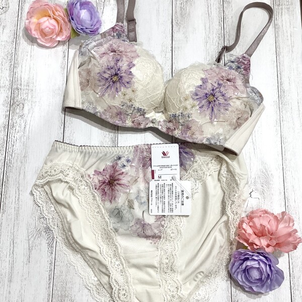 ここちよい着用感のブラです😌💕