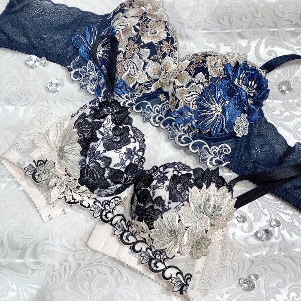 「着やせ」シルエットで着膨れ防止✋