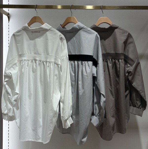 ⭐︎後ろ配色テープゆるシャツ⭐︎