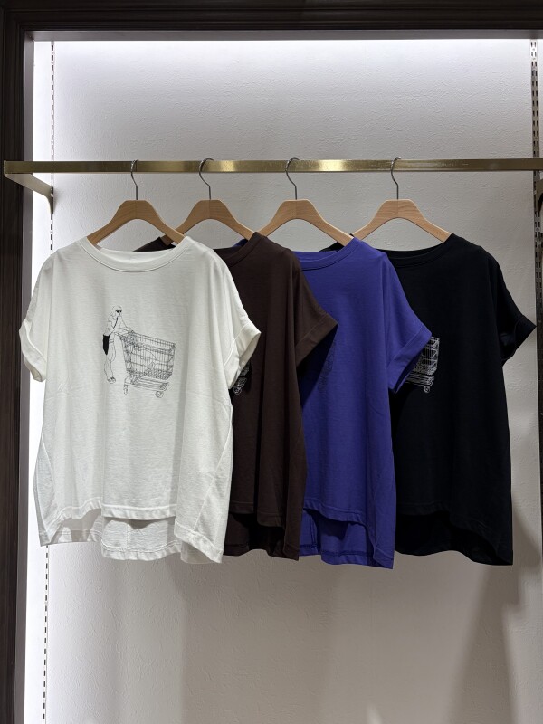 ⭐︎買い物線画イラストTシャツ⭐︎