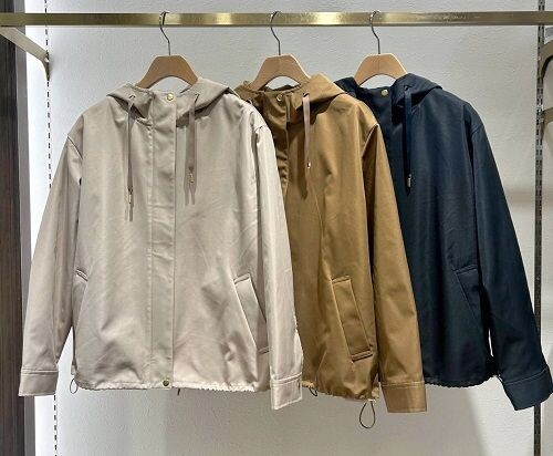 クリアツイルマンパー×デニムシャツ×プリーツスカート