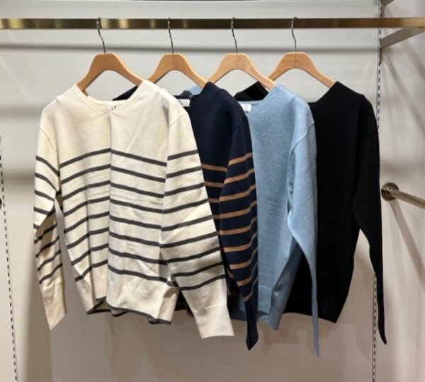 ヒート加工ウールレスVネックプルオーバー 