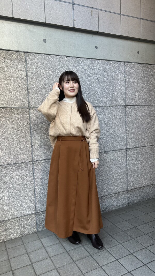 スパンコールラメクルーカーディガン×ウールライクベルト付きスカート