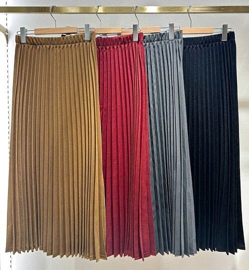 クリアツイルマンパー×デニムシャツ×プリーツスカート