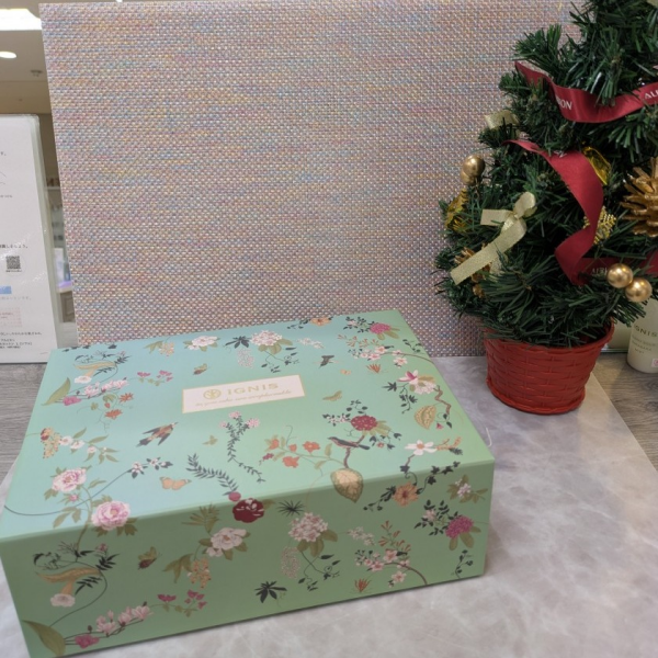 ナイトウェルで乾きやすい手肌をやさしく包み込む♡　フリーラッピングもご用意しております。