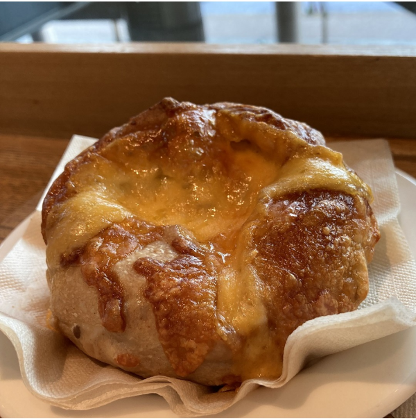 【Cafe'&Meal MUJI 青葉台東急スクエア】おいしいパン「くるみチーズパン」