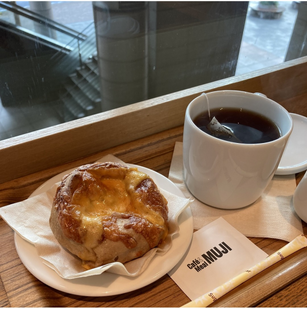 【Cafe'&Meal MUJI 青葉台東急スクエア】おいしいパン「くるみチーズパン」