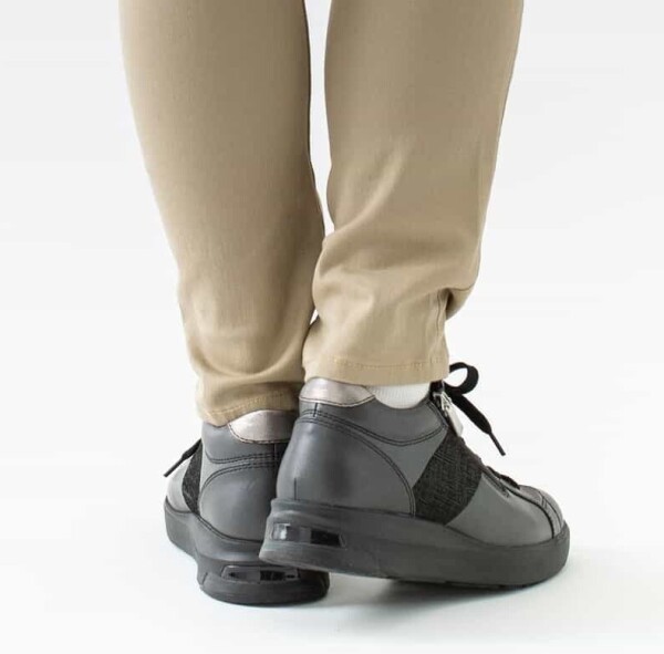 ペダラ レディース ミドルカット　2E　（1212A103-002）