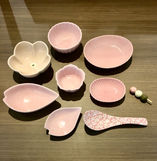 心癒される春色の食器